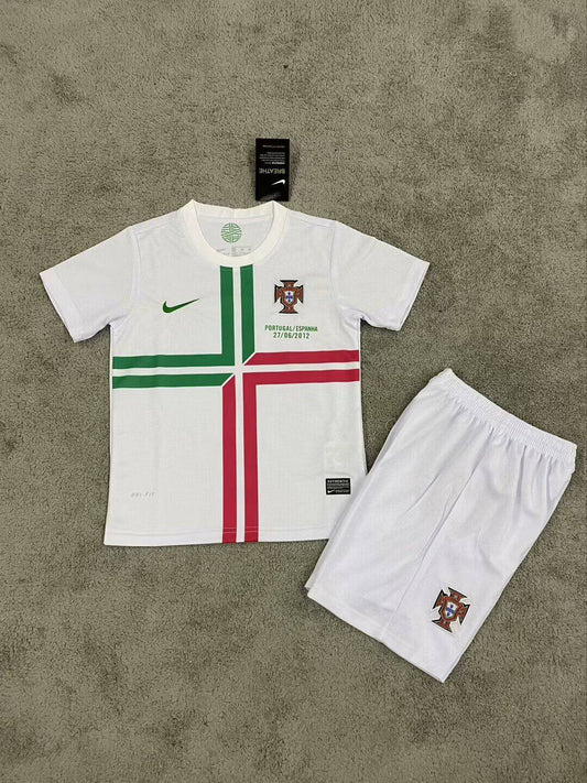 Conjunto infantil Portugal retro 2012