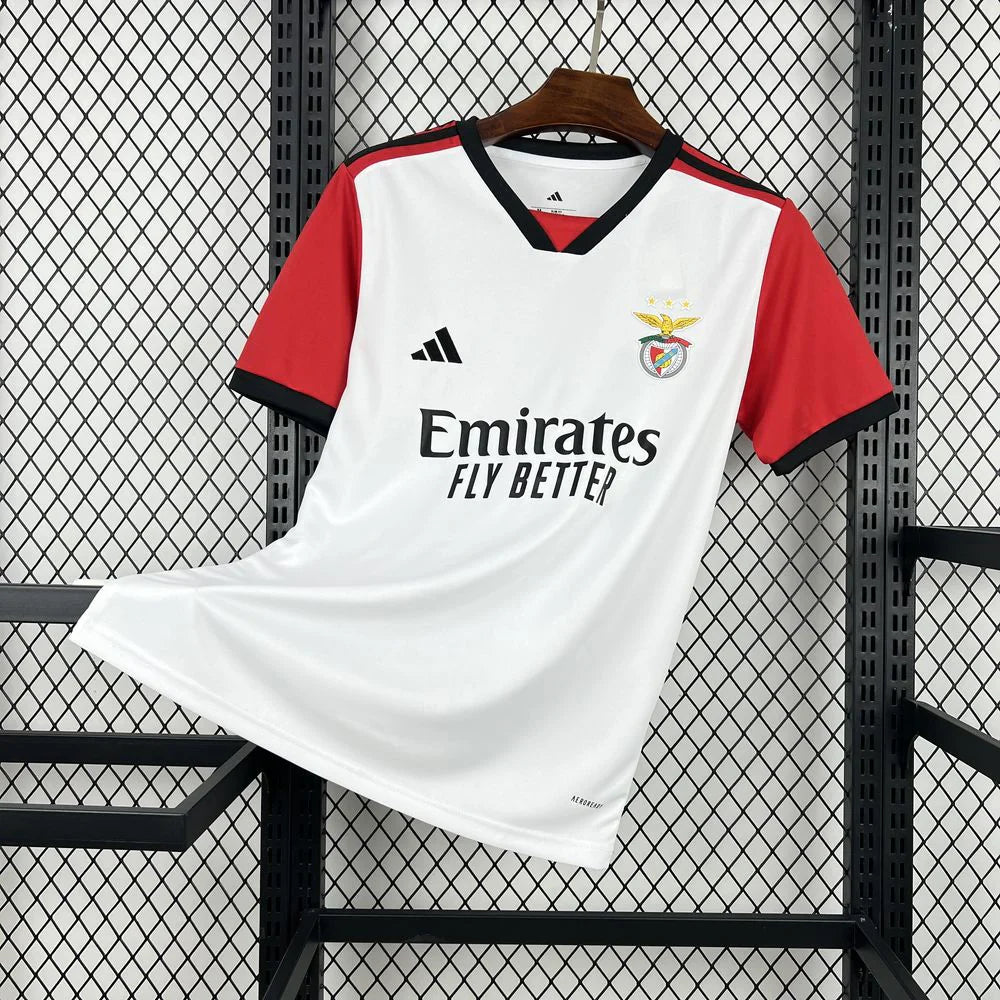 Camiseta concept blanca y roja 2026/27
