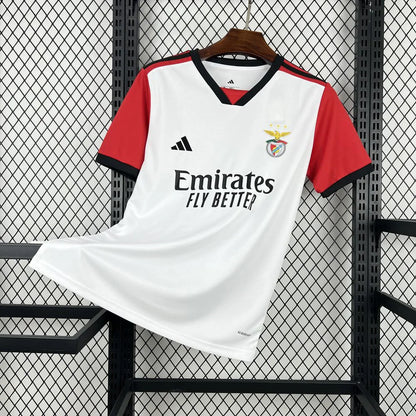 Camiseta concept blanca y roja 2026/27