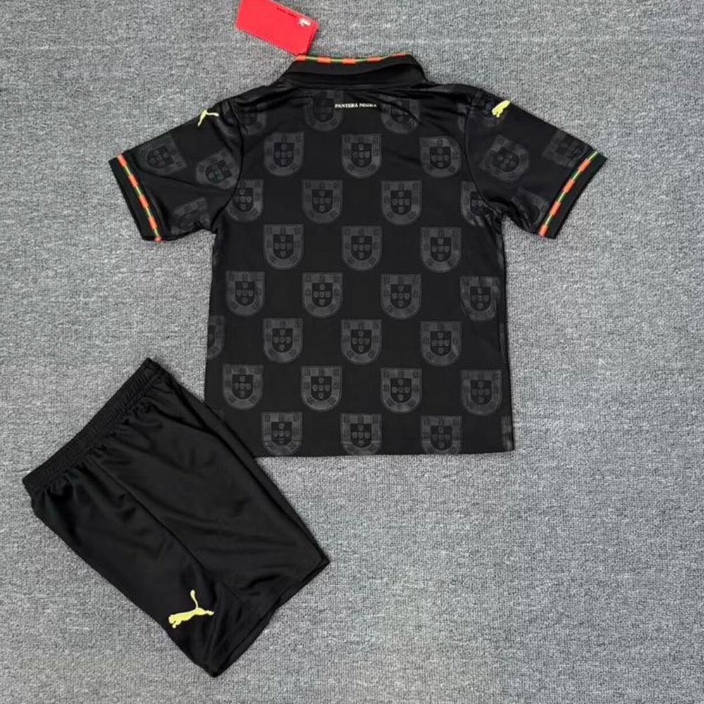 Conjunto infantil Selección de Portugal edición especial pantera negra EUSÉBIO negra 2025/26