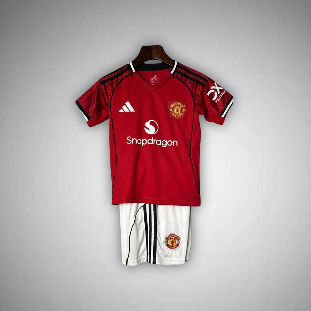 Conjunto Infantil Manchester United local 2025/26