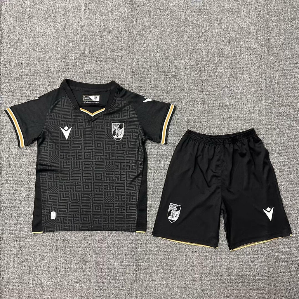 Conjunto infantil Vitória de Guimarães negra 2024/25