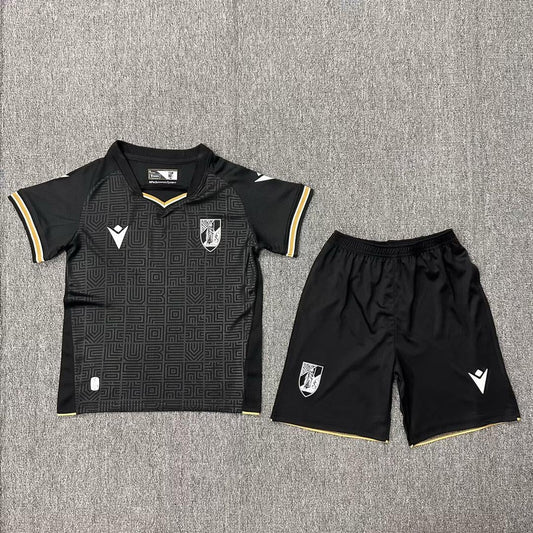 Conjunto infantil Vitória de Guimarães negra 2024/25