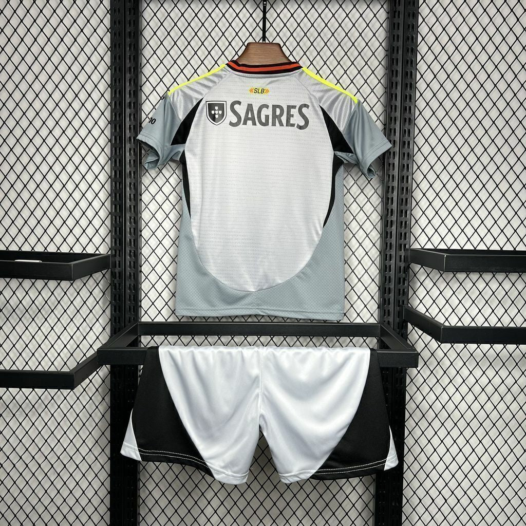 Conjunto infantil tercera equipación 2024/25 gris