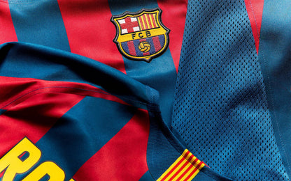 Camiseta MANGA LARGA Barcelona Home Ronaldinho Retro 2005/06 - Roja y Azul REEDICIÓN