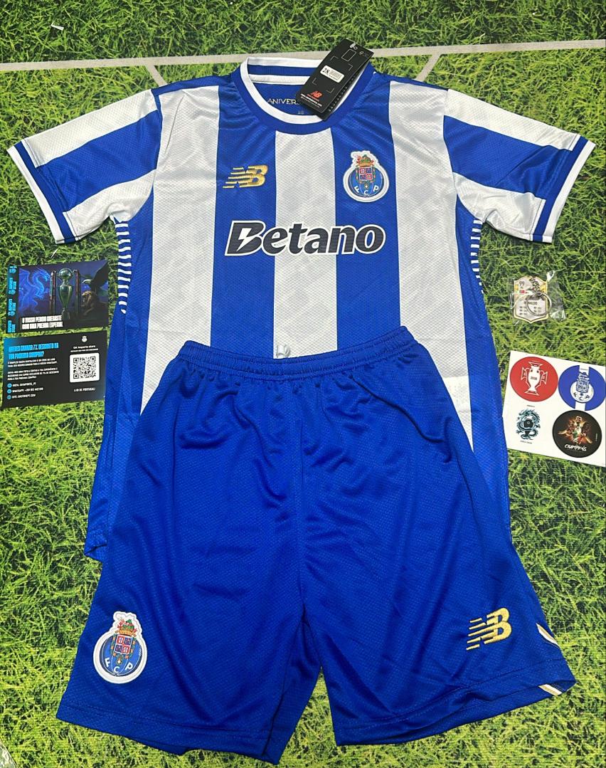 Conjunto infantil principal azul y blanco 2025/26