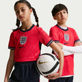 Conjunto infantil Selección Inglaterra alternativa roja COPA DEL MUNDO 2026
