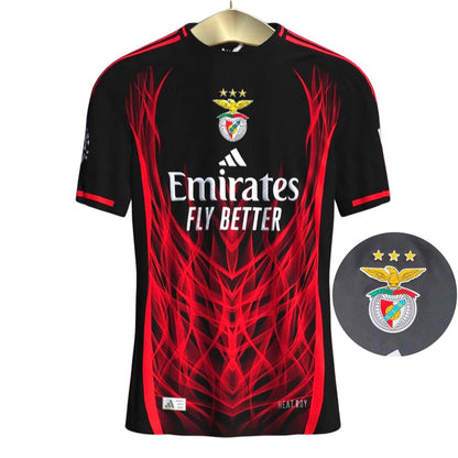 Camiseta concept roja y negra com símbolo AS CORES 2025/26
