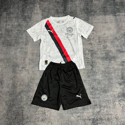Conjunto Infantil Manchester City away 2025/26 blanco