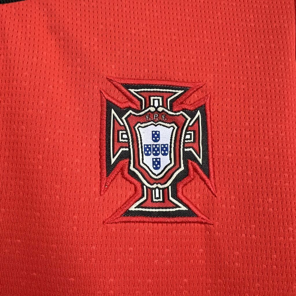 Conjunto infantil Selección de Portugal rojo principal 2025