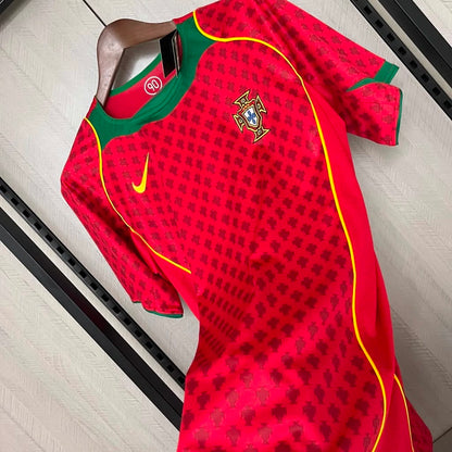 Camiseta Portugal retro roja 2004