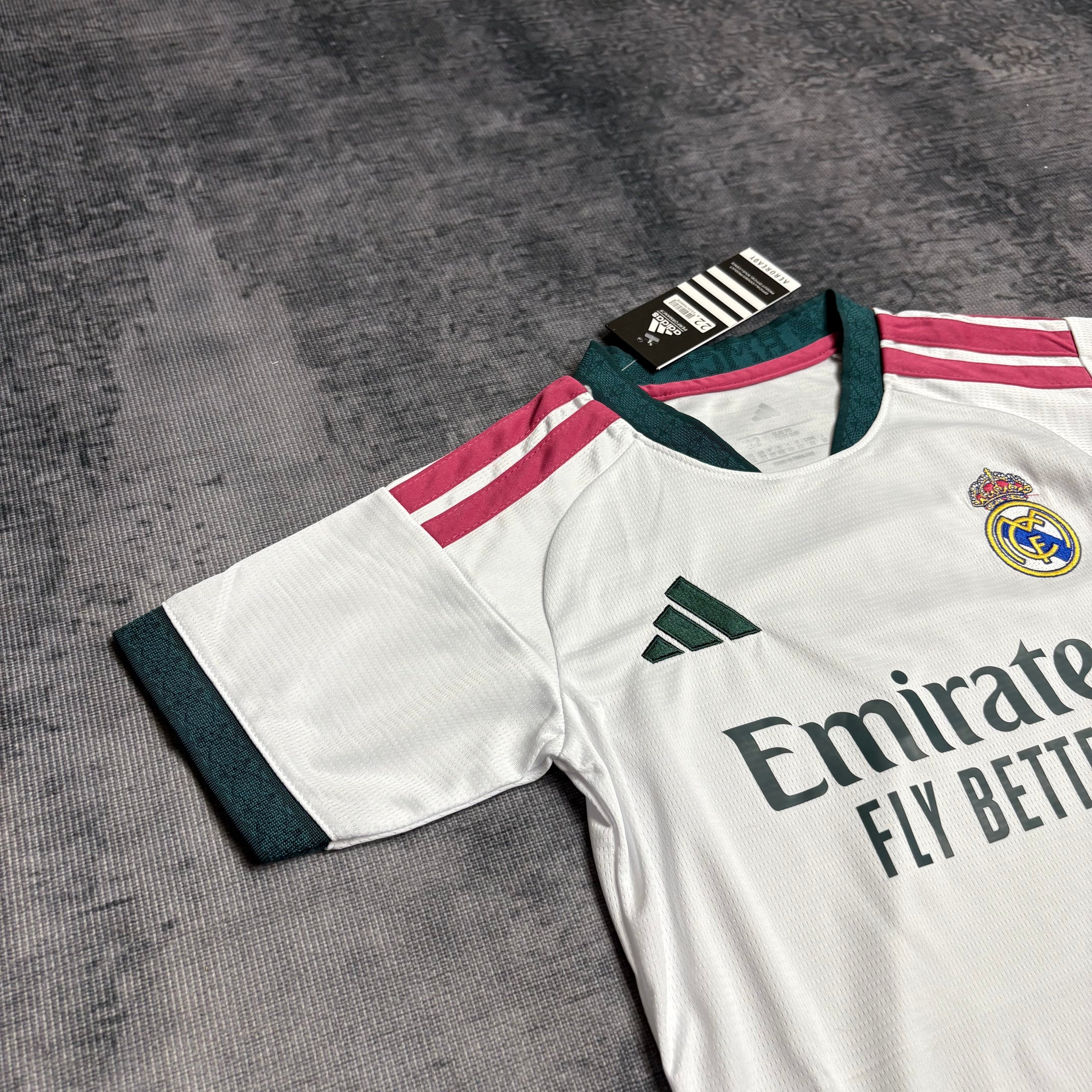 Conjunto Infantil Real Madrid local blanco 2026/27