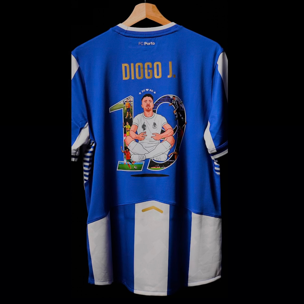 Camiseta DIOGO J - homenagem equipación azul/blanco 2025/26 síbolo bordado