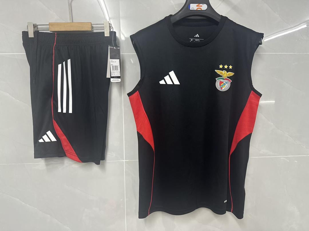 Conjunto de entrenamiento Adulto 2025/26 negro - cavada
