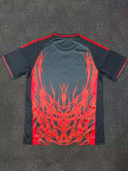 Camiseta concept roja y negra com símbolo AS CORES 2025/26
