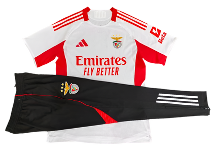 Conjunto calça y camiseta blanca 2025/26