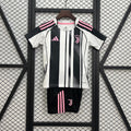 Conjunto Infantil Juventus local 2025/26