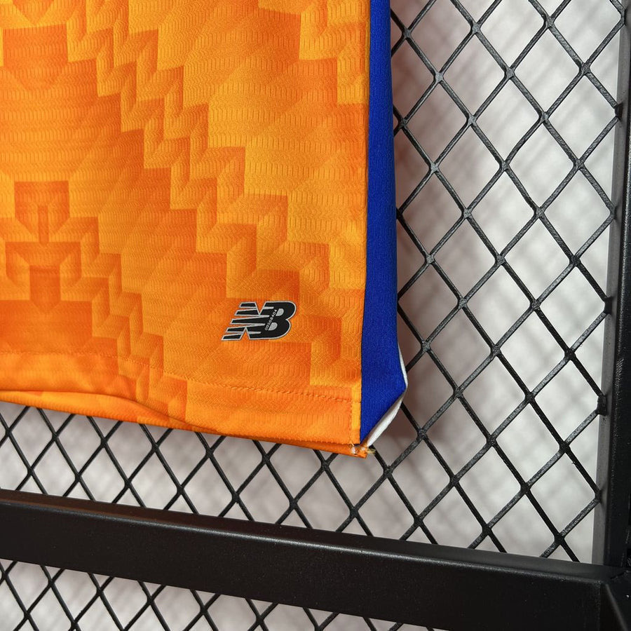 Conjunto infantil naranja alternativo 2024/25