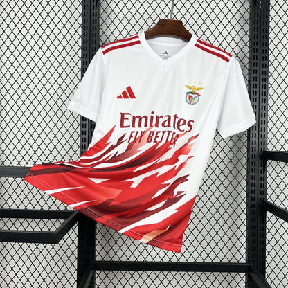 Camiseta concept blanca y roja 2026/27