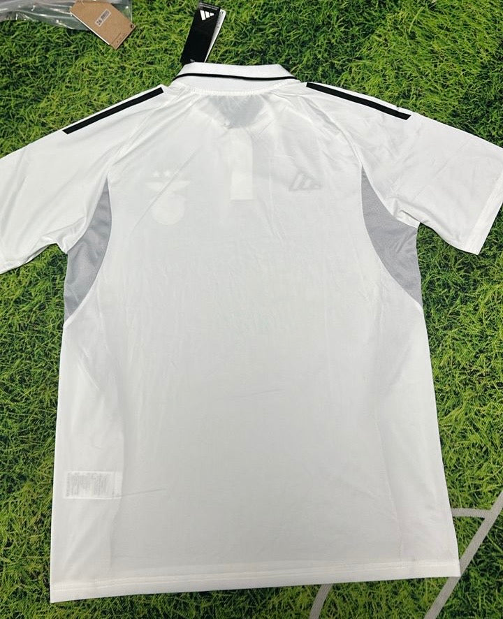 Camiseta passeio/entrenamiento blanca 2025/26