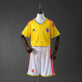 Conjunto infantil Selección Colombia principal amarilla COPA DEL MUNDO 2026