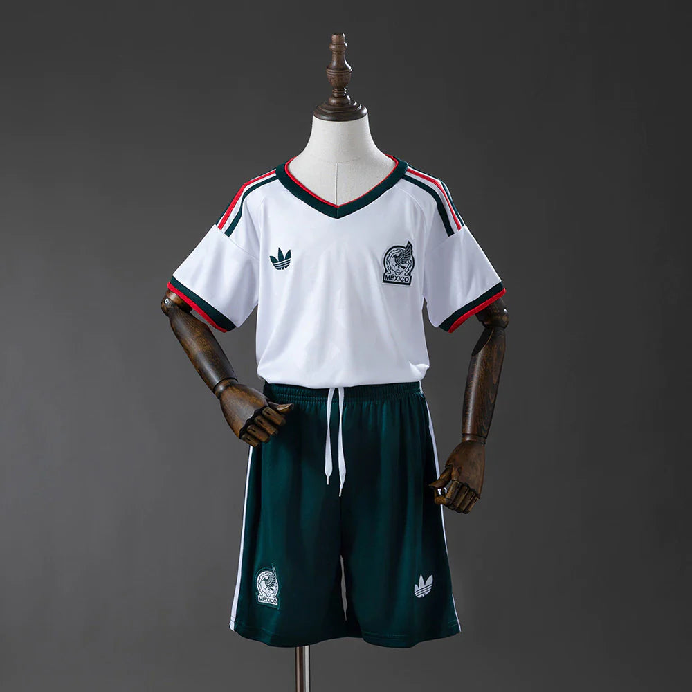 Conjunto infantil Selección México alternativa blanca COPA DEL MUNDO 2026