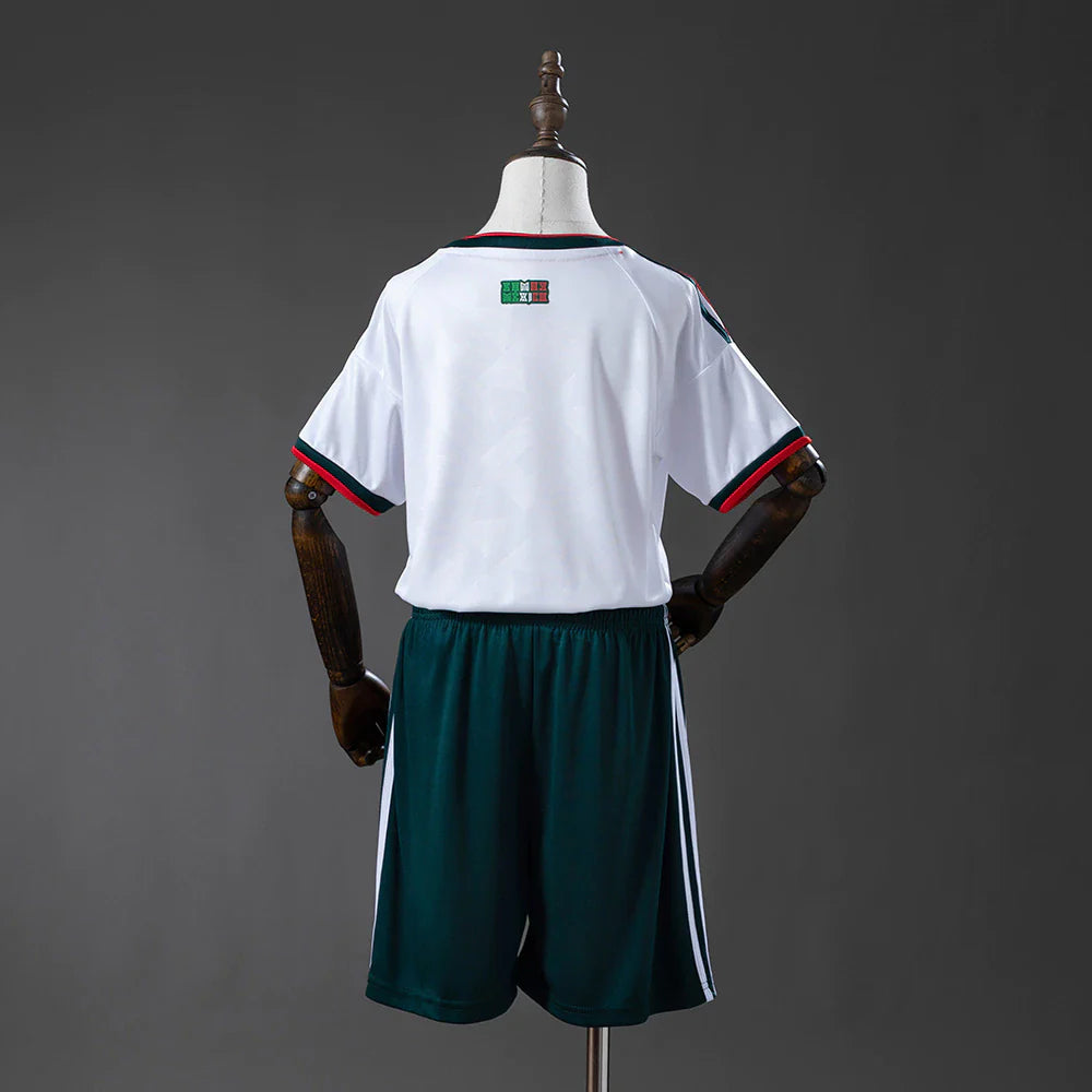 Conjunto infantil Selección México alternativa blanca COPA DEL MUNDO 2026
