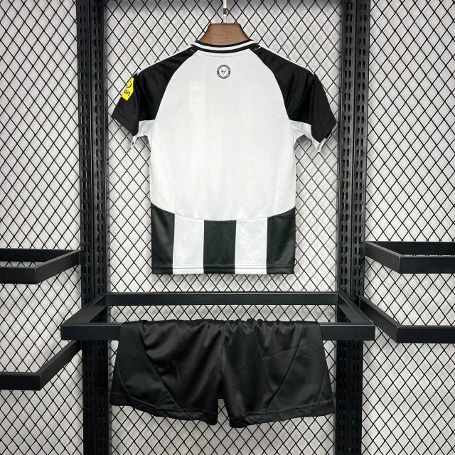 Conjunto Infantil Newcastle United Local 2024/25