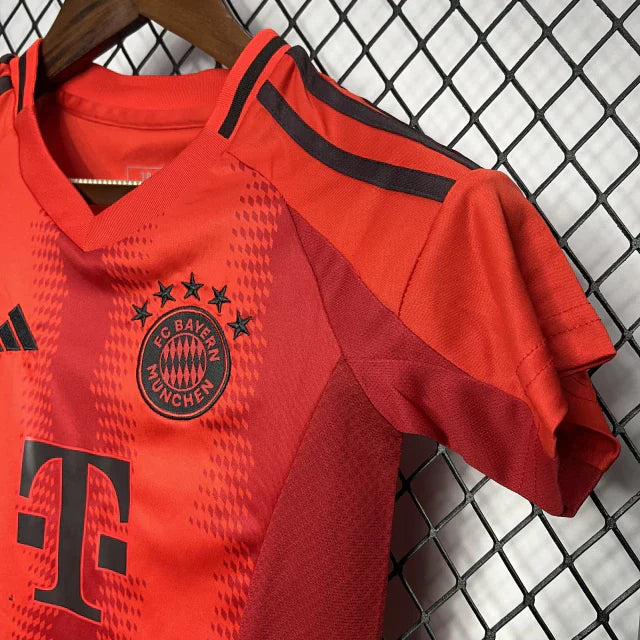 Conjunto Infantil Bayern de Múnich Local 2024/25