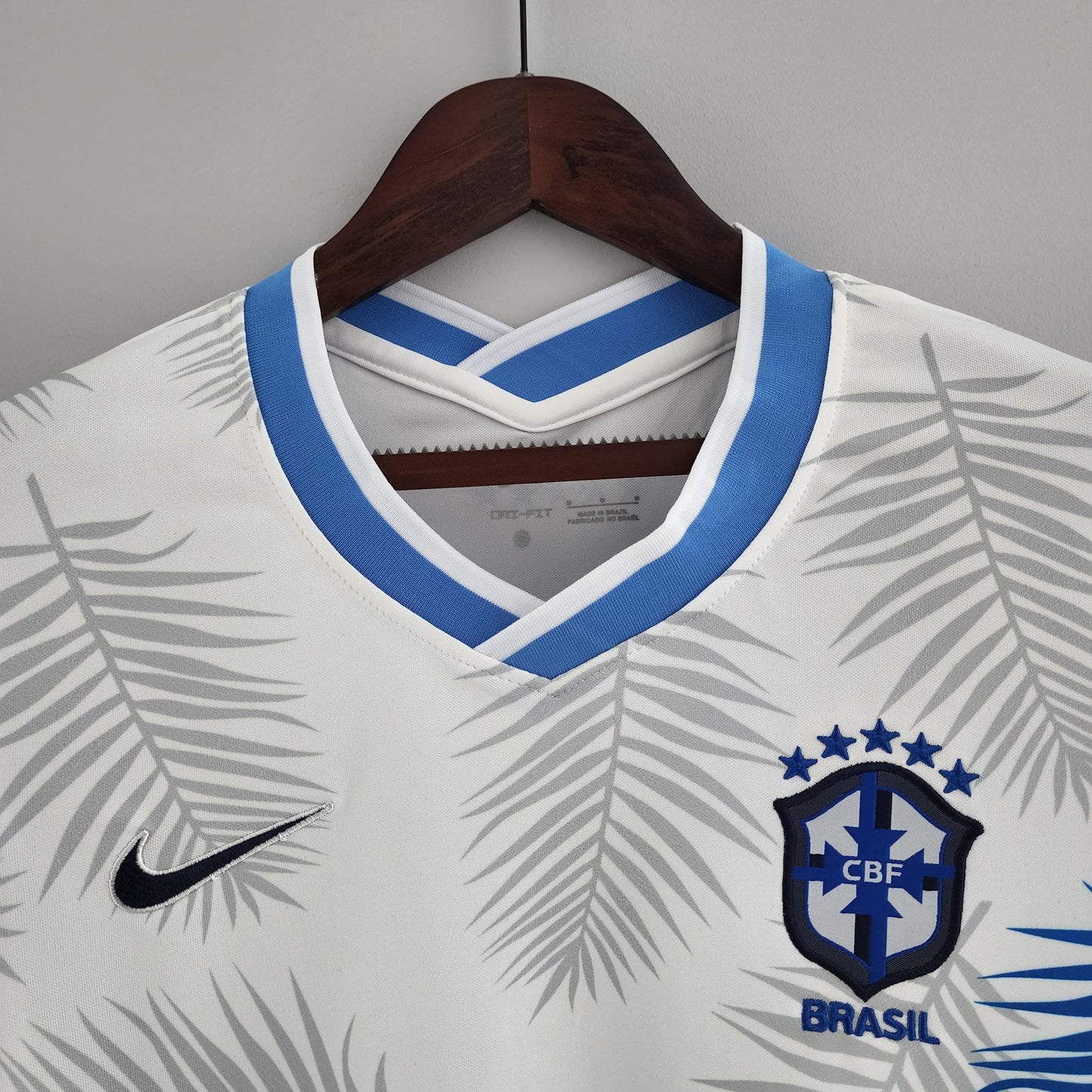 Camiseta Femenina Selección Brasil 2022/22 Edición Limitada Blanca
