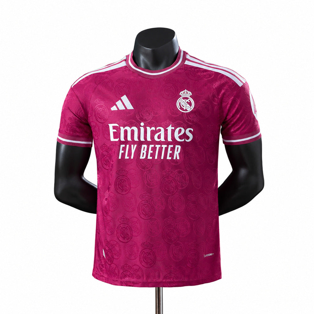 Camiseta Merengues 26/27 Player Rojo Rosa sobre fondo blanco