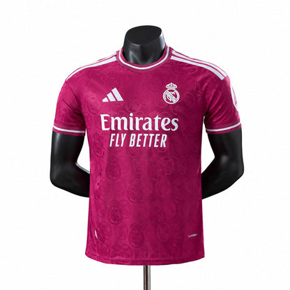 Camiseta Merengues 26/27 Player Rojo Rosa sobre fondo blanco
